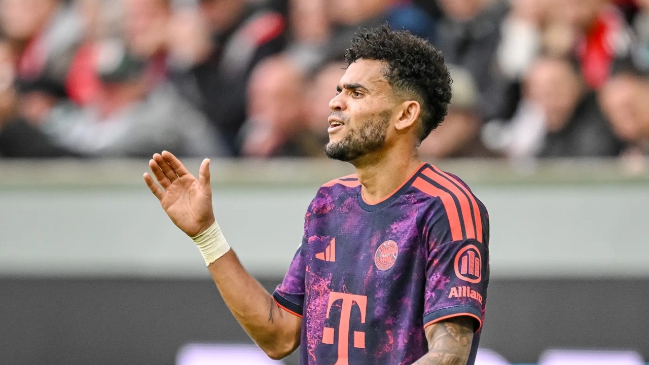 Meski Awali Musim dengan Buruk, Bos Bayern Masih Percaya dengan Luis Diaz