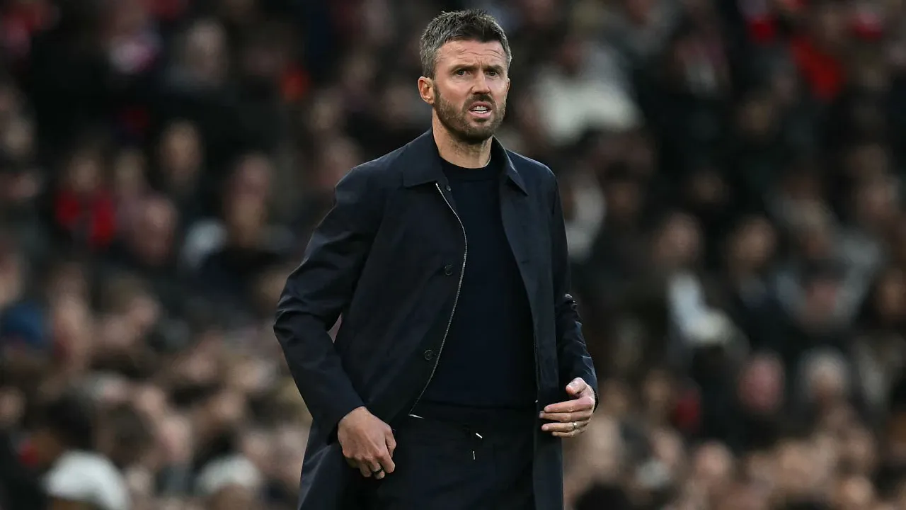 Michael Carrick Tegaskan Tekanan Eksternal Tak Ganggu Fokusnya di MU