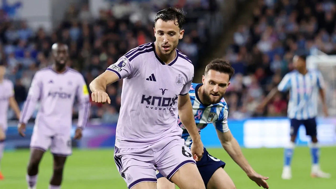 Nico Gonzalez Minta Newcastle Tak Panik Usai Kekalahan Telak dari Coventry