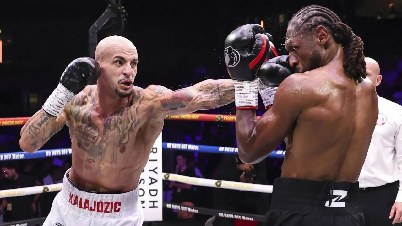 Saat menghadapi Richards, Radivoje Kalajdzic (kiri) tampil dengan kepercayaan diri yang lebih baik dibandingkan ketika melawan Gvozdyk. (Foto: Fight TV)