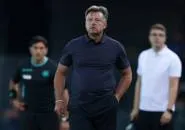 Runjaic Ungkap Alasan Alaba Dicadangkan Usai Absen Panjang