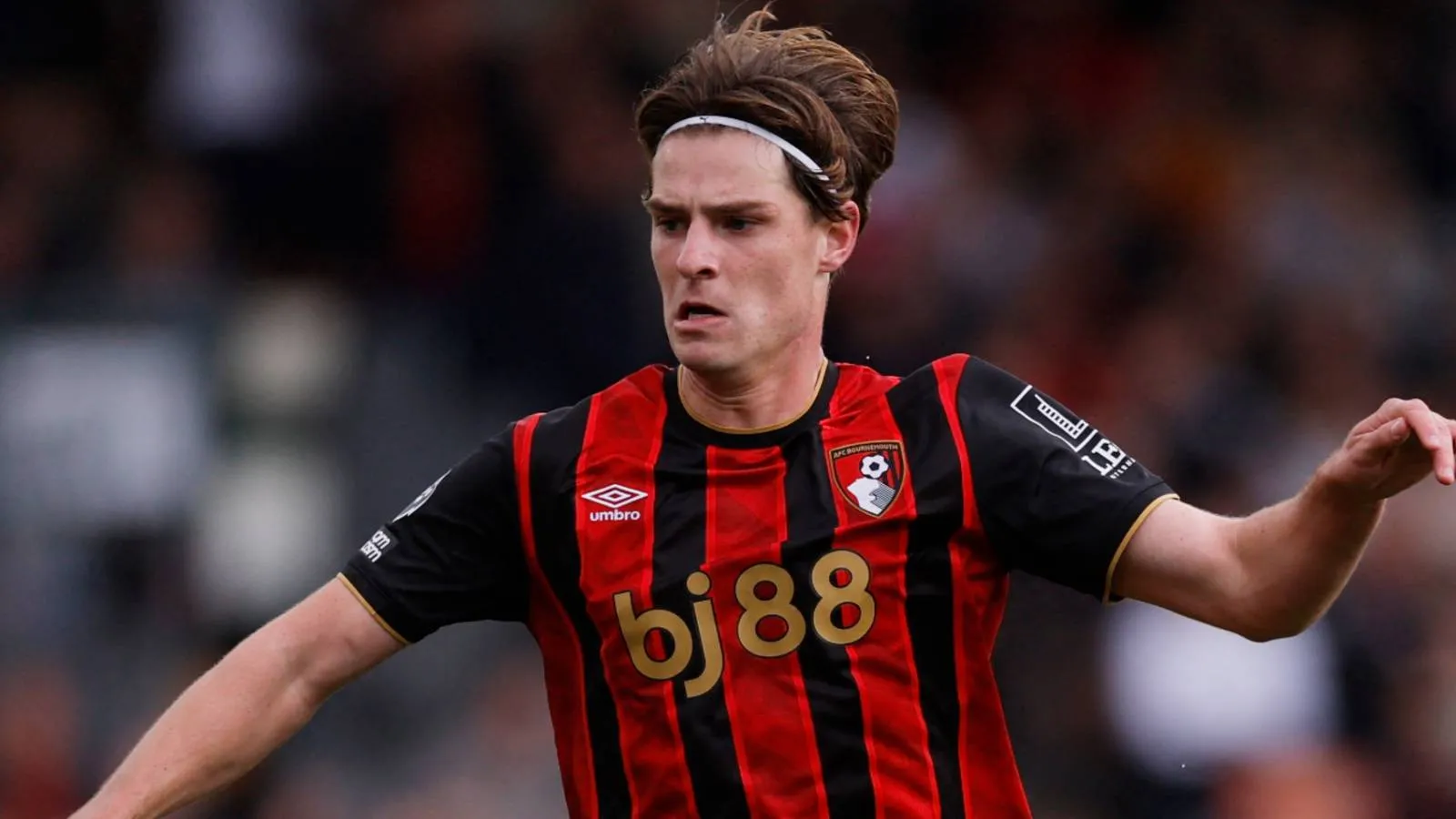 Chelsea dan Liverpool Bersaing Dapatkan Scott, Klub Siap Lepas - sumber: (givemesport)