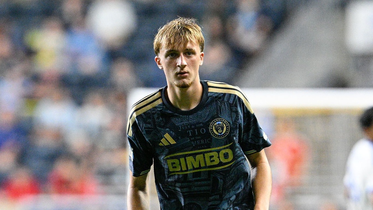 Chelsea Incar Striker Muda MLS, Malik Jakupovic