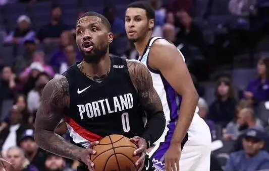 Damian Lillard Siap Buktikan Kebangkitan Pasca Cedera - sumber: (mainbasket)