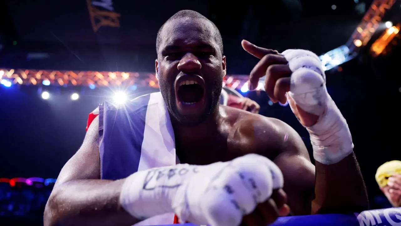 Daniel Dubois Bidik Enam Duel Besar demi Kuasai Kelas Berat Dunia