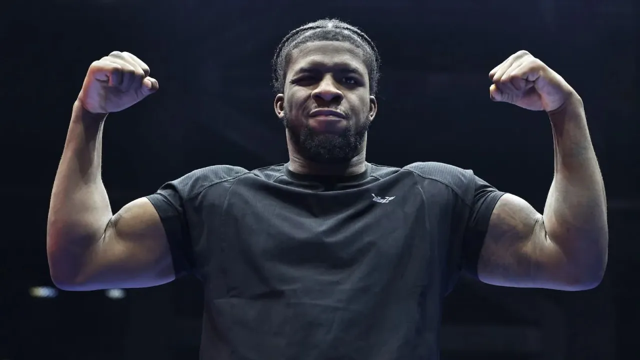 David Adeleye akan tampil dalam rangkaian pertandingan pendukung duel Diego Pacheco melawan Darius Fulghum di Dignity Health Sports Park, Carson, California. (Foto: Fight TV)