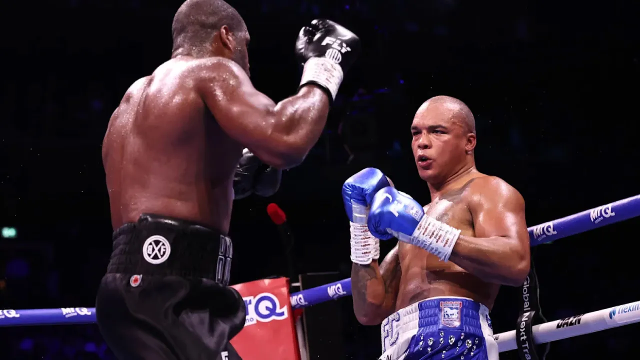 Fabio Wardley mengakui kekuatan Dubois, tetapi merasa pukulan lawannya masih bisa ditangani dan tidak puas dengan keputusan penghentian laga. (Foto: Fight TV)