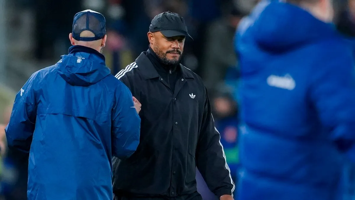 Kompany Tanggapi Kartu Merah Olise, Arsenal Diuntungkan - sumber: (footballlondon)