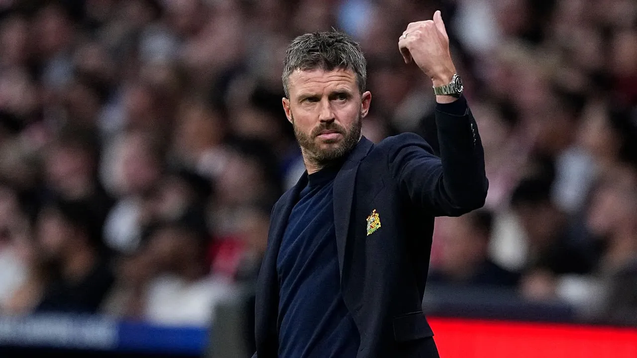 Michael Carrick Tanggapi Ledakan Emosi Martinez, Minta MU Tetap Bersatu