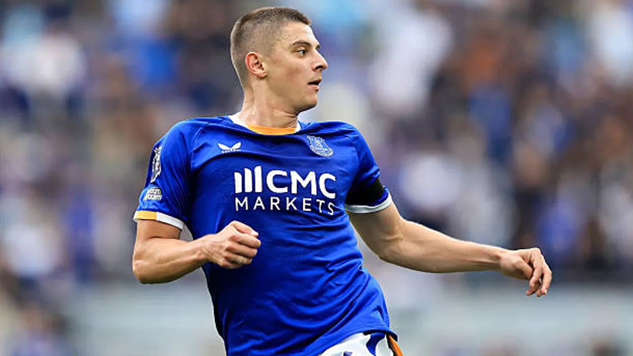 Vitaliy Mykolenko Cedera, David Moyes Minta Everton Beli Bek Kiri Baru