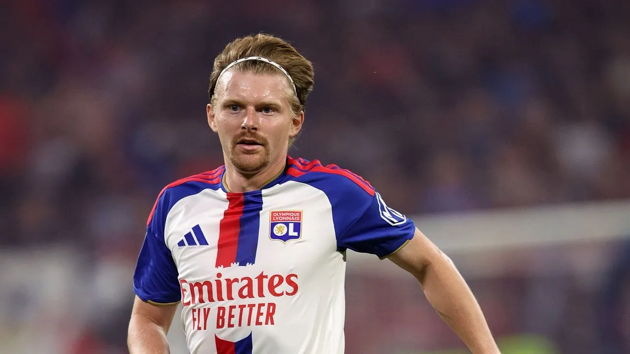 Aston Villa Terus Pantau Pavel Sulc meski Lyon Patok Harga Tinggi