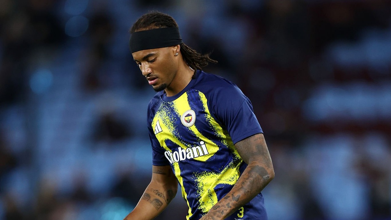 Dilirik Forest, Archie Brown Buka Peluang Kembali ke Premier League