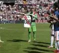 Laga Emil Audero Terhenti Akibat Protes Keras Suporter Rayo Vallecano