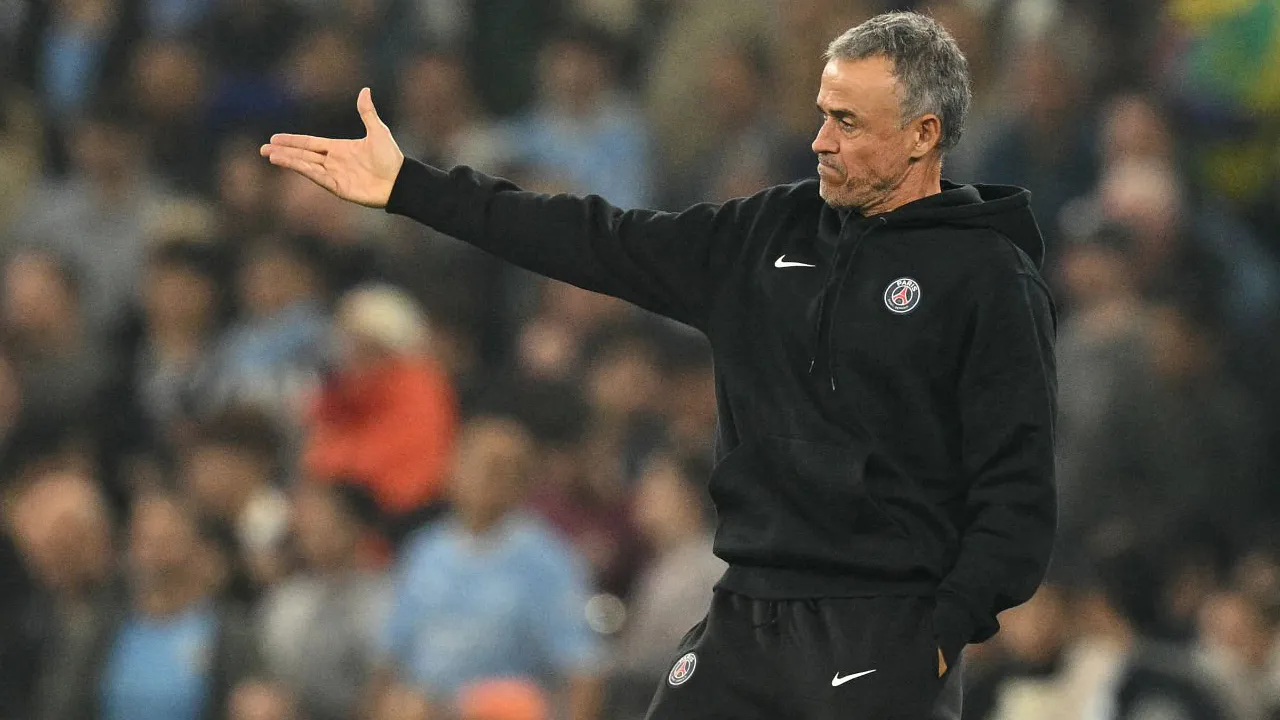 Luis Enrique Puji Performa PSG Usai Tumbangkan Man City di Etihad