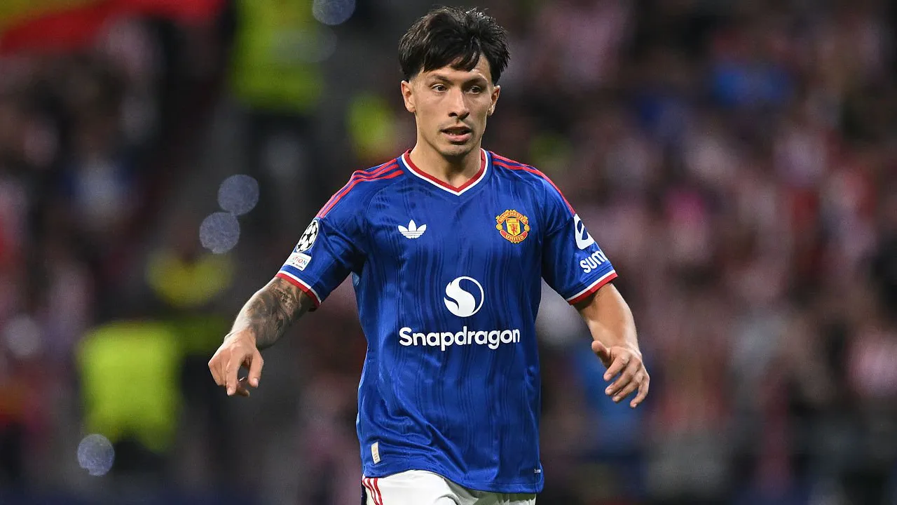 Masa Depan Lisandro Martinez di MU Diragukan Usai Kritik Petinggi Klub