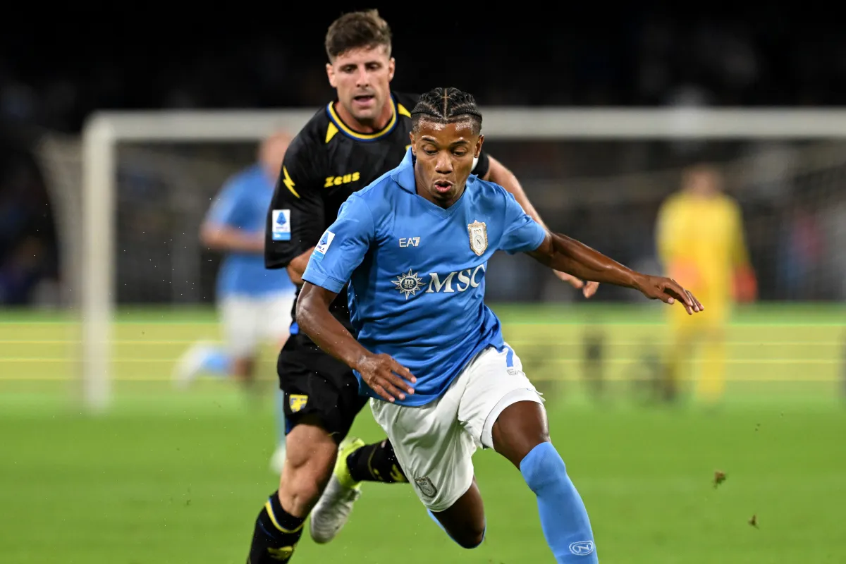 Napoli Tanpa David Neres Saat Hadapi Venezia Akibat Cedera - sumber: (footballitalia)