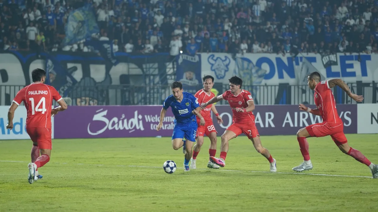 Taklukkan Viettel FC, Igor Tolic Bangga Reaksi Pasukan Persib