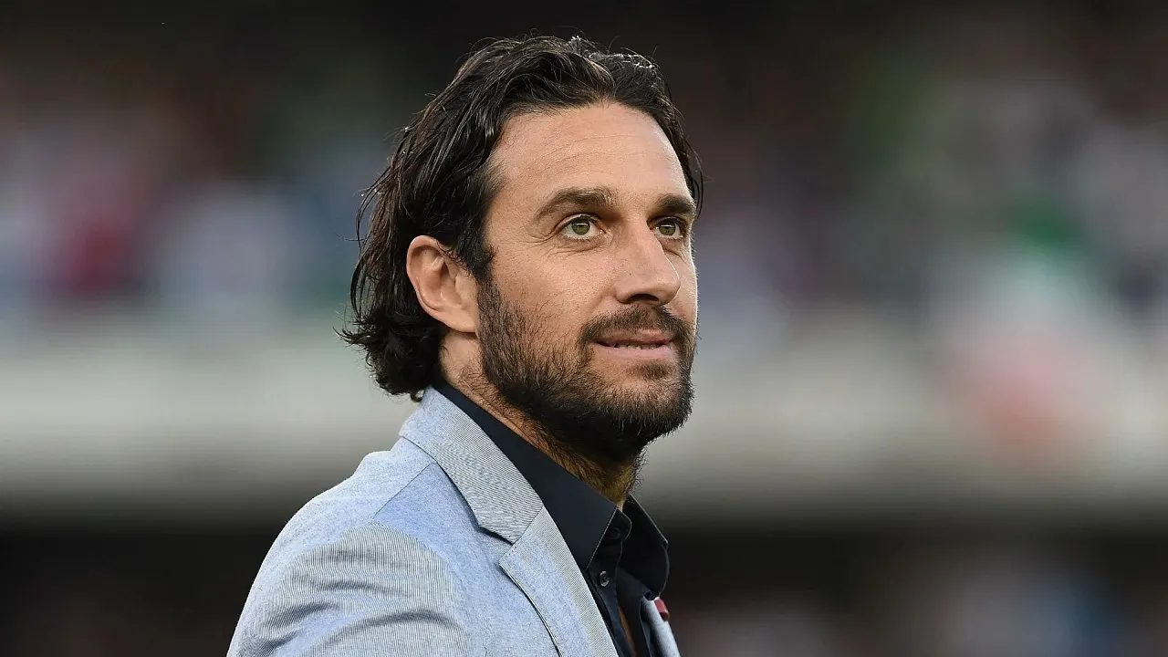 Corvino Ungkap Gagalnya Transfer Luca Toni ke Inter Milan