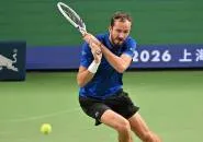 Daniil Medvedev Atasi Tommy Paul Demi Kemenangan Perempatfinal Di Shanghai
