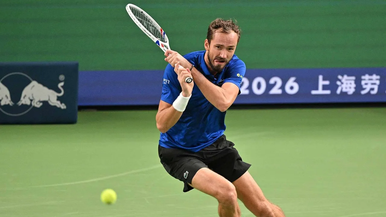 Daniil Medvedev Atasi Tommy Paul Demi Tiket Semifinal Di Shanghai