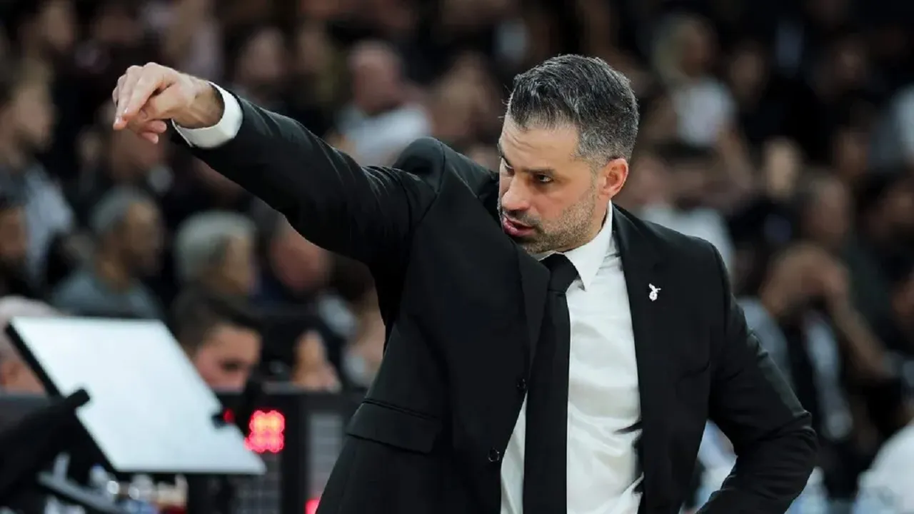 Dusan Alimpijevic Berharap Dukungan Fans Besiktas Lawan Bayern