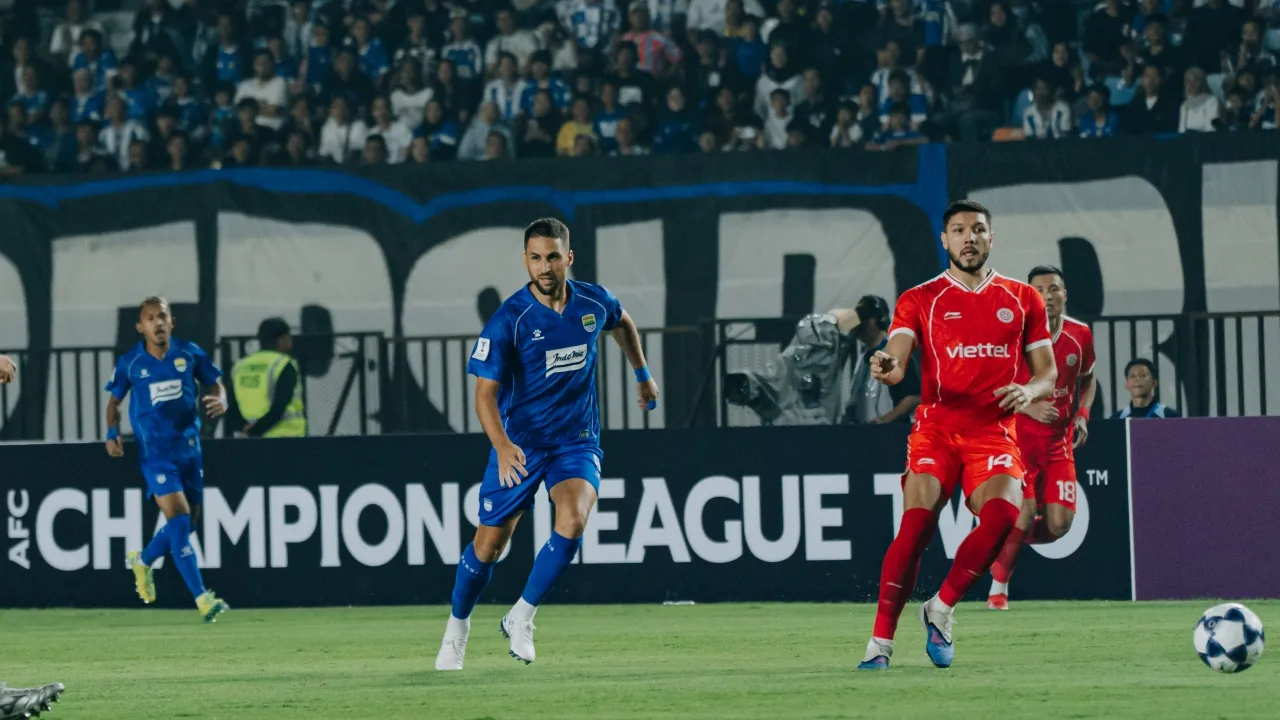 Lucho Minta Persib Tidak Besar Kepala Meski Bersinar di Asia