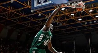 Moustapha Fall Ingin Jadi Diri Sendiri di Laga Versus Hapoel