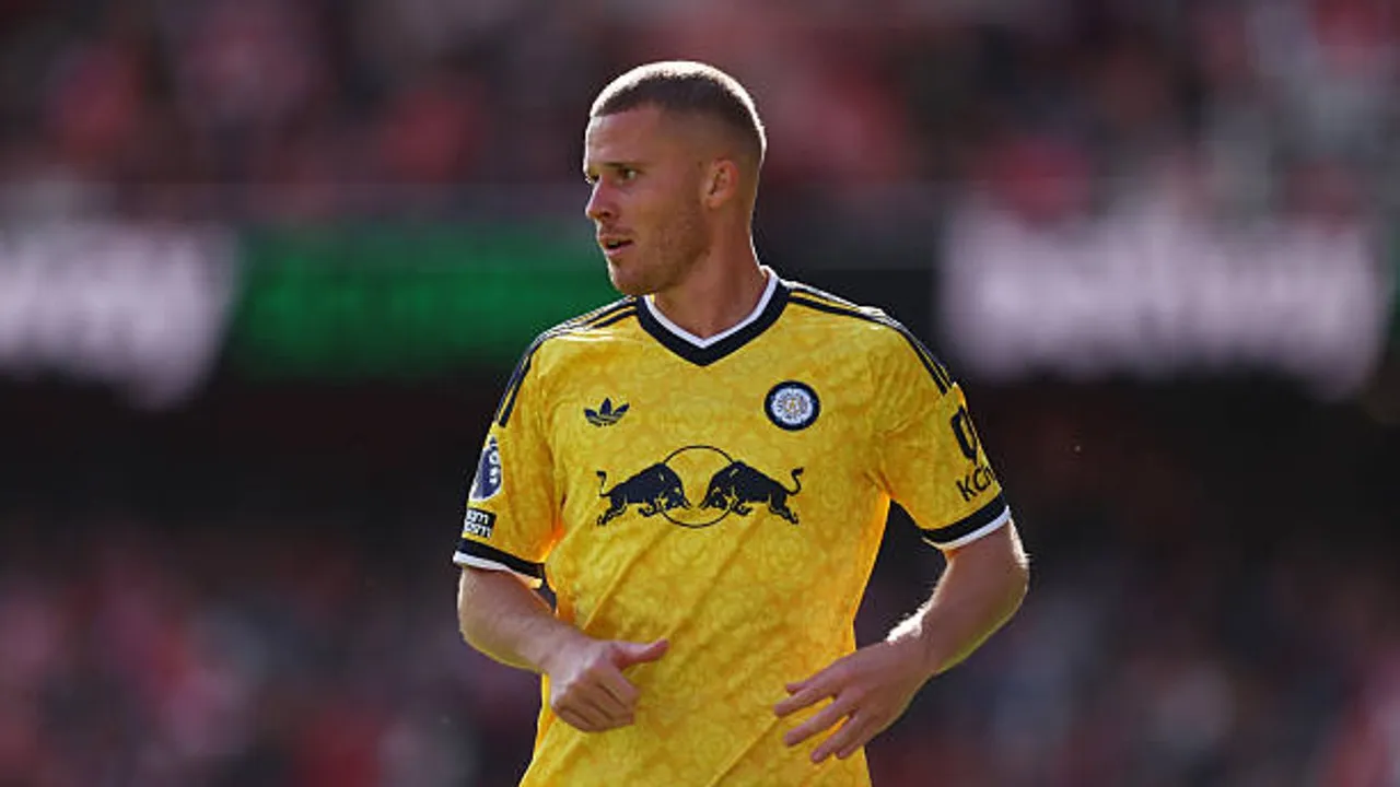 Nico Elvedi Panaskan Tensi Jelang Laga Panas Leeds Lawan Manchester United
