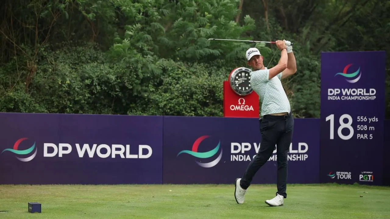 Niklas Norgaard membukukan skor 66, termasuk eagle pada lubang pertama, untuk memimpin klasemen India Championship. (Foto: Golf Digest)