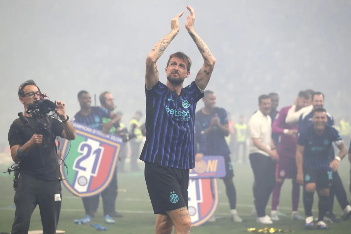 Sassuolo Bidik Acerbi sebagai Solusi Cedera Leysen - sumber: (footballitalia)