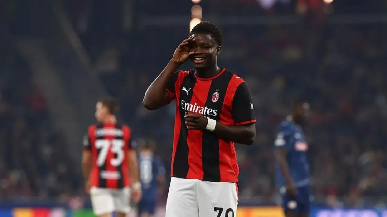 Alphadjo Cisse Tembus Headline Koran Italia Usai Hat-trick untuk Milan