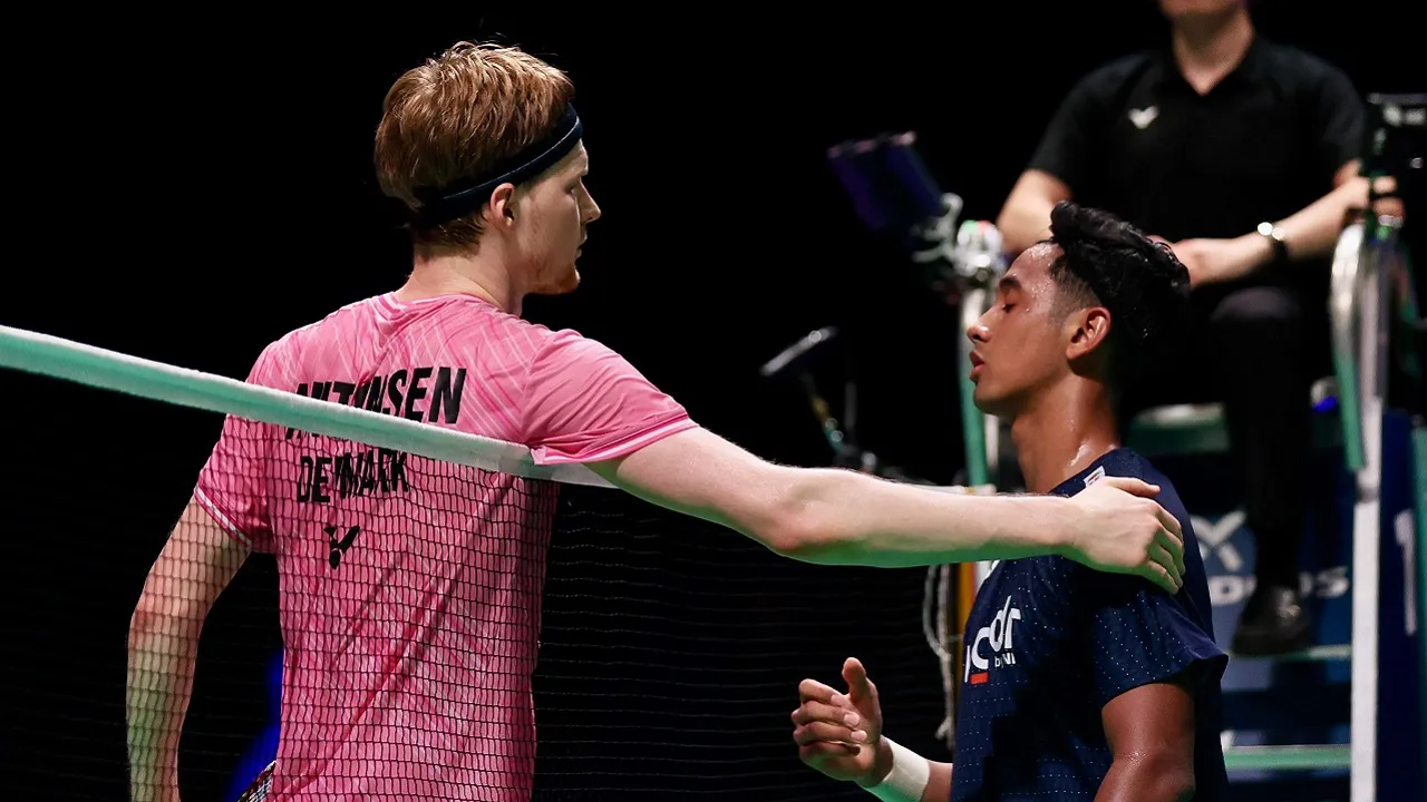 Alwi Farhan ungkap kelebihan dari Anders Antonsen yang buatnya kewalahan.