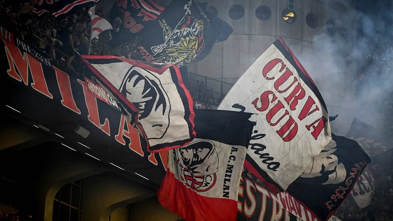 Curva Sud Milano Meriahkan Kemenangan Besar AC Milan di Salzburg