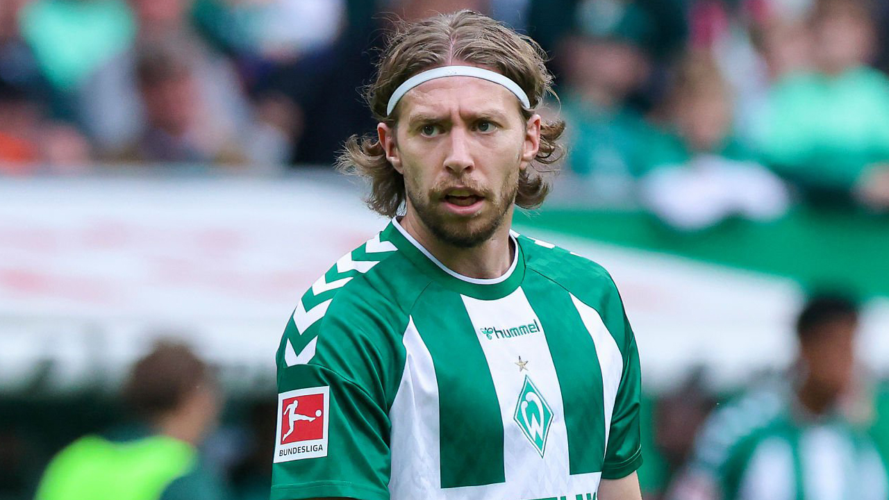 Daniel Thioune Berhati-hati Atur Menit Bermain Mitchell Weiser