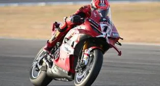Hasil Superpole WSBK Spanyol: Bulega Meraih Pole Position ke-11