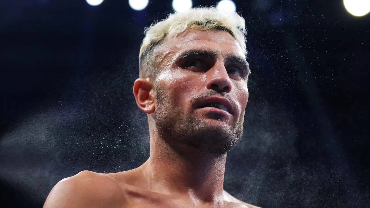 Michael Gomez memperkirakan pertarungan akan berakhir buruk bagi lawannya ketika ia berhasil melancarkan serangan dari jarak dekat. (Foto: Fight TV)