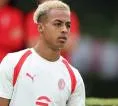 Omari Hutchinson Tunjukkan Kualitasnya, Klausul 40 Juta Euro Masih Jauh
