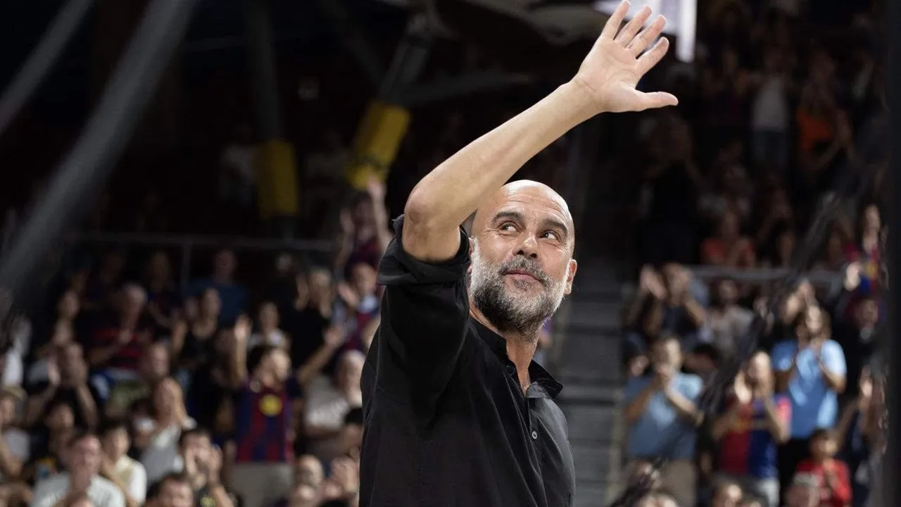 Pep Guardiola Saksikan Kekalahan Barcelona di Palau Blaugrana