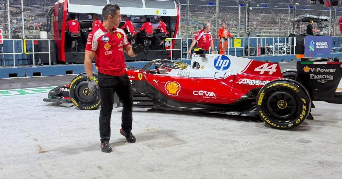 Percakapan Sulit Lewis Hamilton dan Ferrari Soal Kepercayaan - sumber: (racingnews365)