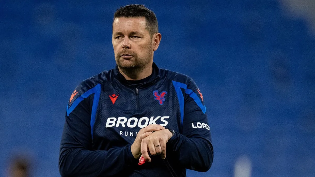 Pierre Sage Paham Betul Arti Penting Rivalitas Crystal Palace dan Brighton