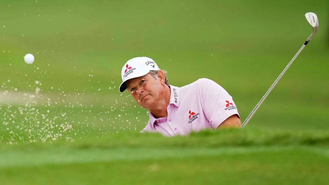 Retief Goosen membukukan tujuh pukulan di bawah par untuk unggul satu pukulan atas pesaing terdekatnya. (Foto: Golf Digest)
