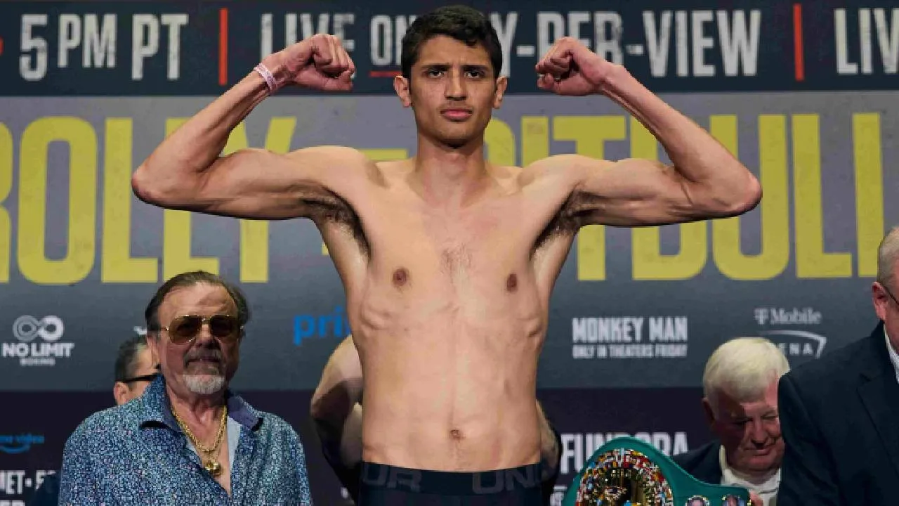 Sebastian Fundora menargetkan berat sekitar 163 pon saat memasuki ring pada malam pertarungan. (Foto: Fight TV)