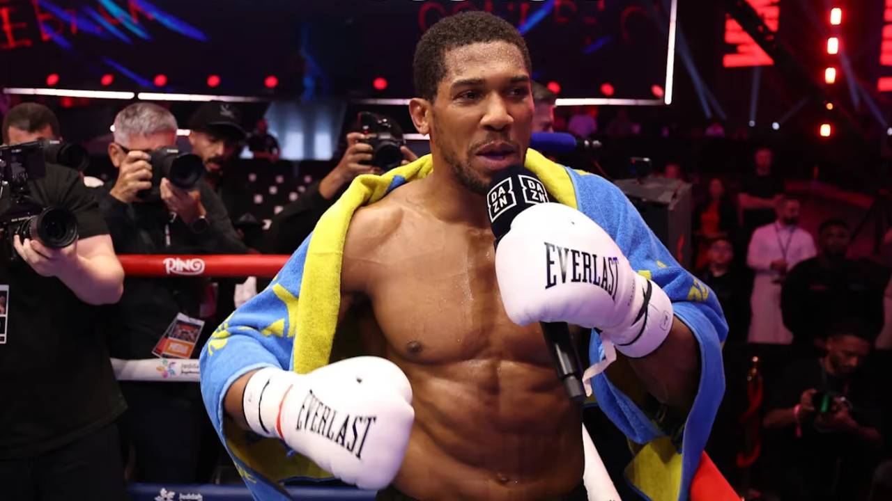 Shawn Porter Nilai Daya Tahan Pukulan Anthony Joshua Sudah Menurun