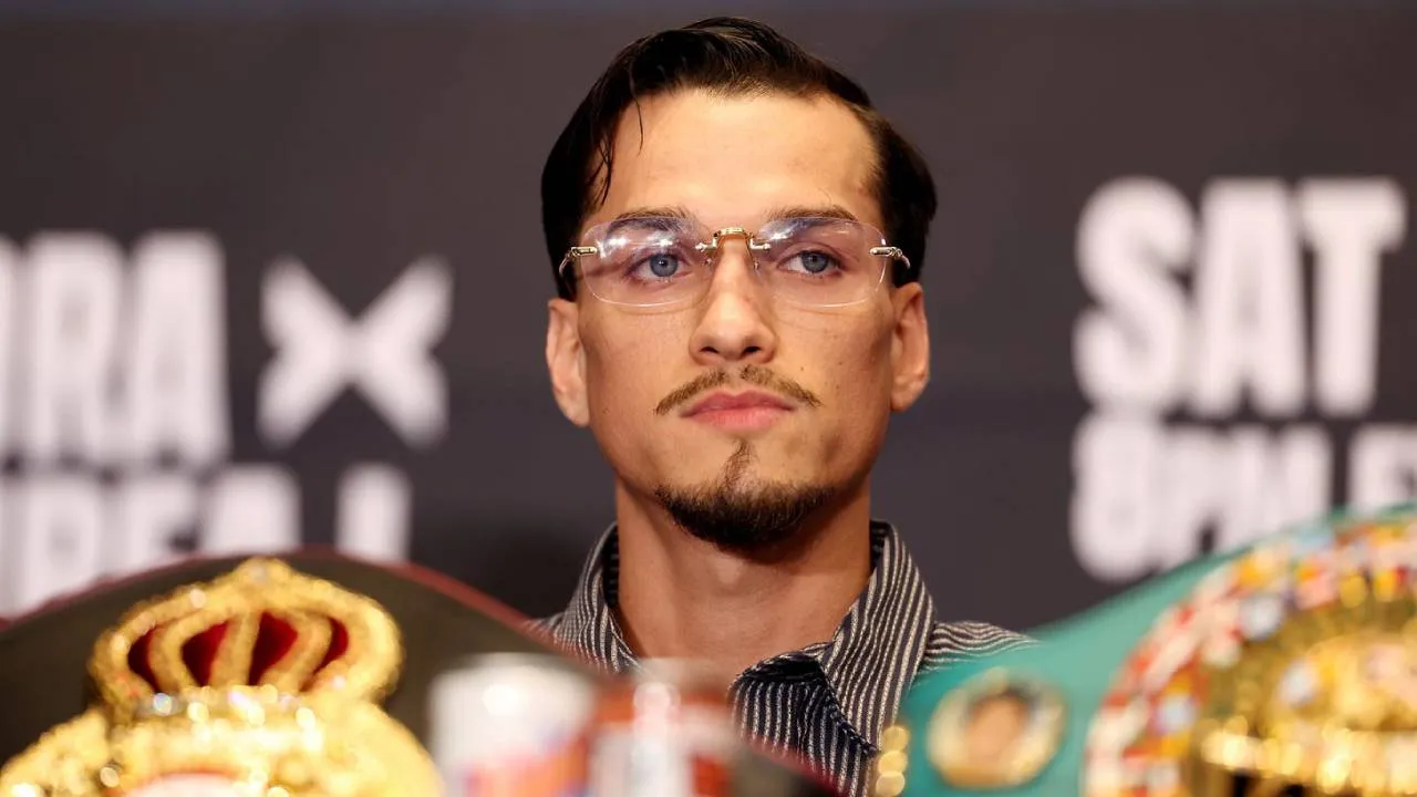 Brandon Figueroa disebut merasa terlalu sakit untuk bertanding usai mengalami dehidrasi pasca gagal memenuhi batas berat badan. (Foto: Fight TV)