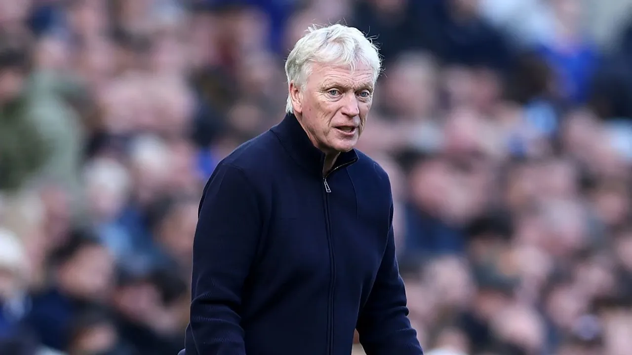 David Moyes sebut pelanggaran keras Morgan Rogers seharusnya berujung kartu kuning kedua saat Everton dikalahkan Chelsea