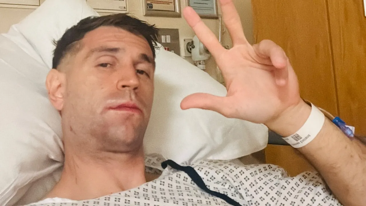 Emiliano Martinez Sukses Jalani Operasi Rahang Usai Adu Kepala