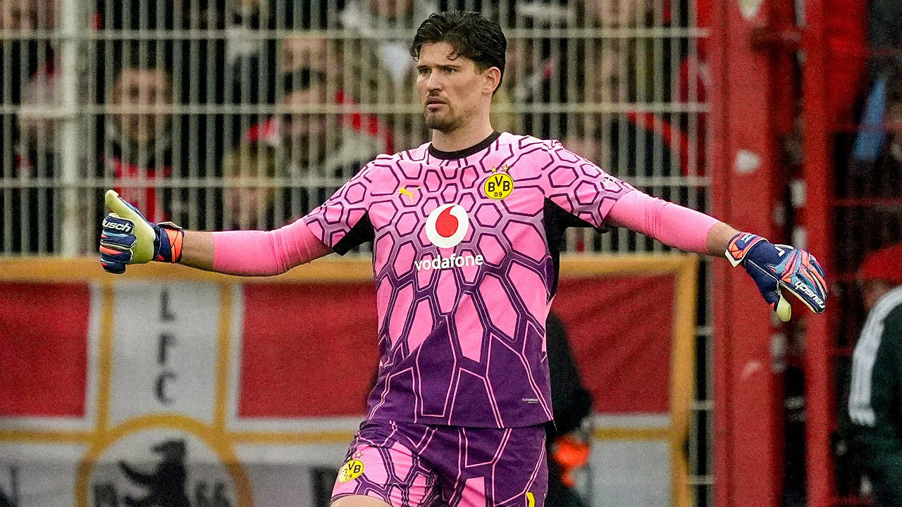 Gregor Kobel Bongkar Penyebab Dortmund Gagal Bobol Gawang Union Berlin