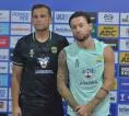 Kapten dan Nahkoda Persib Kompak Dukung Pemulihan Ezra