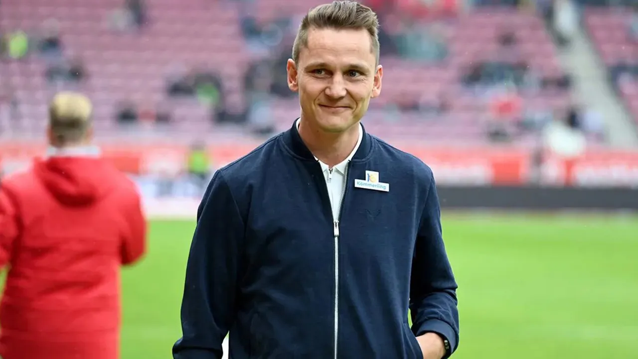 Mainz Tembus Lima Besar, Niko Bungert Puji Konsistensi Tim di Laga Tandang