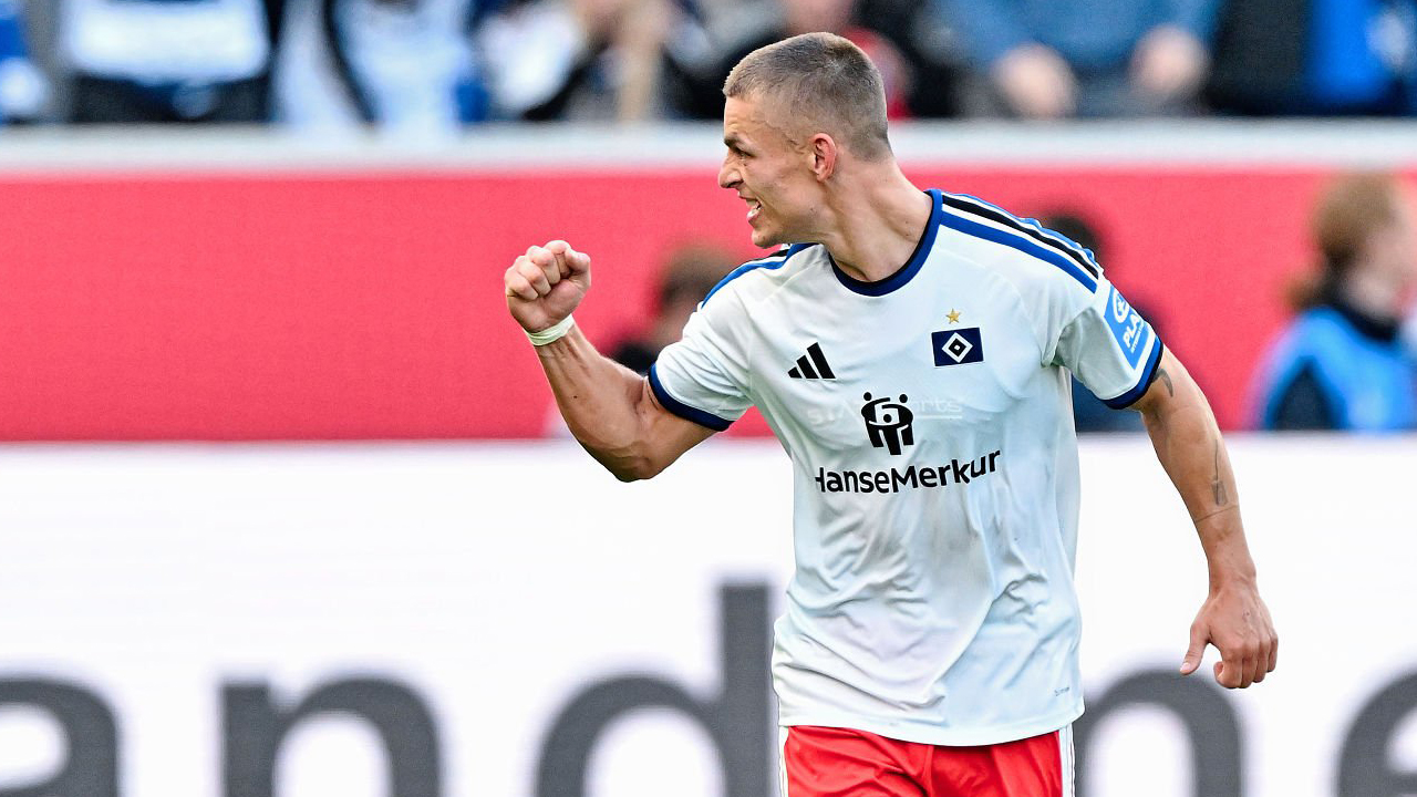 Miro Muheim Nikmati Momen Spesial Usai Antar Hamburg Kalahkan Stuttgart
